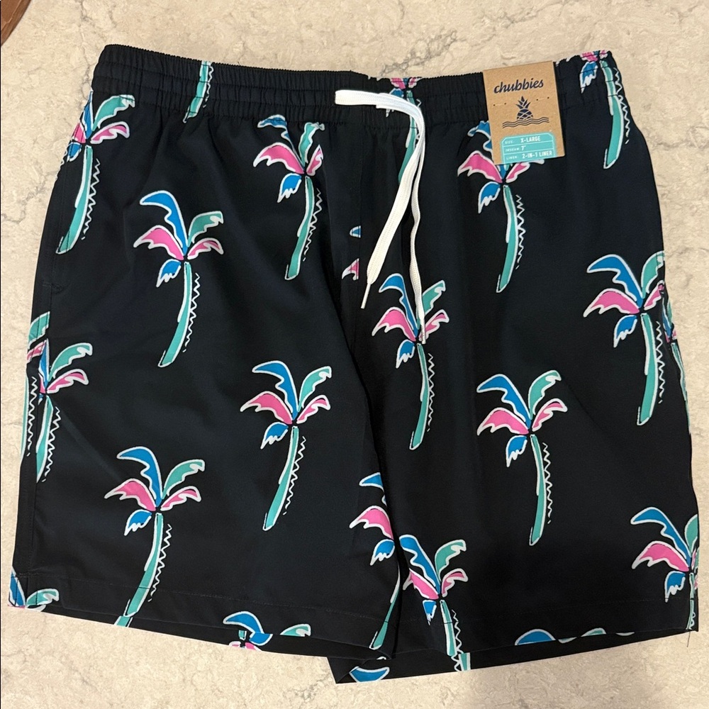 Chubbies Havana Nights 7” Swim Trunks with Colorful Palm Trees